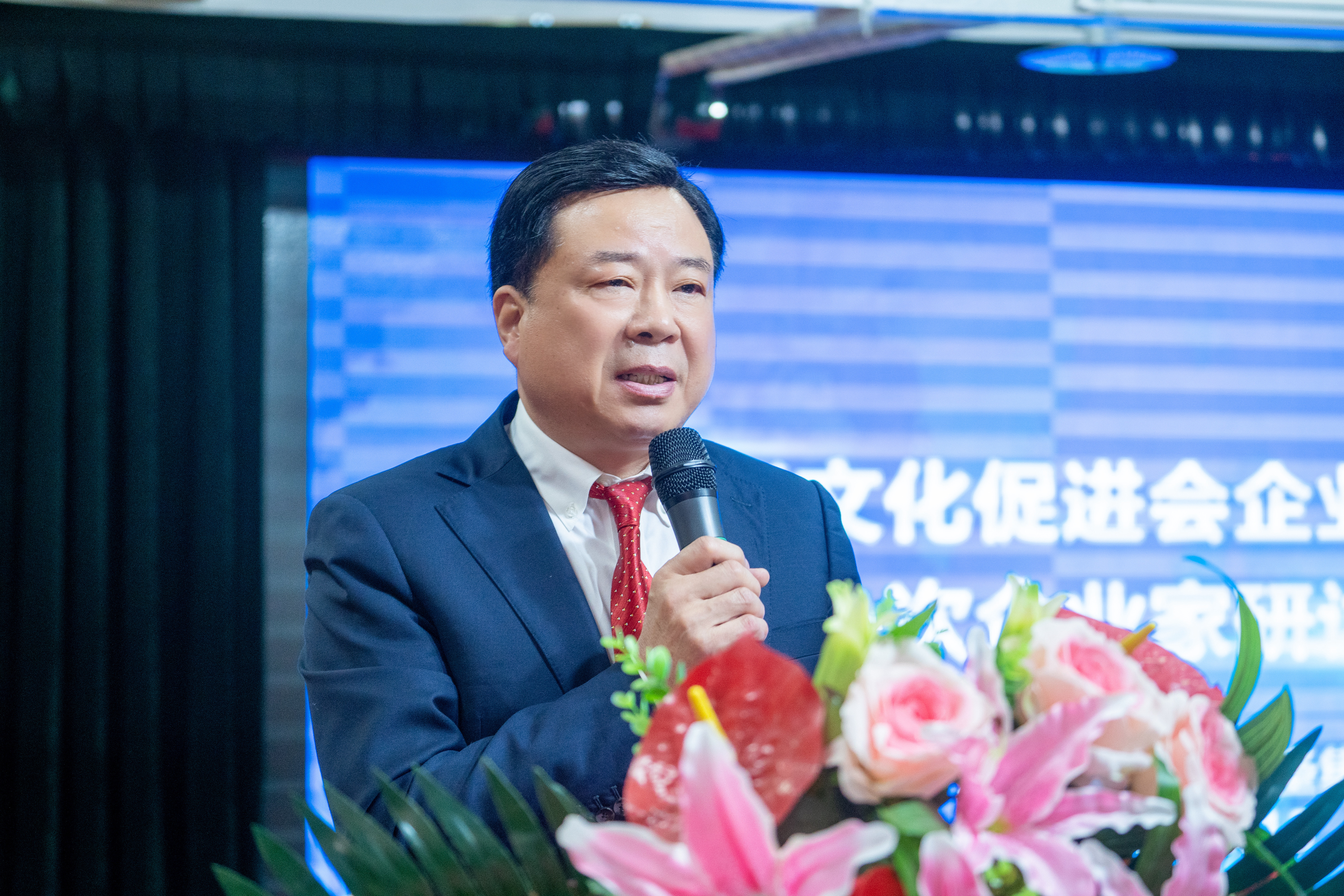 河南省孝文化促進(jìn)會(huì)企業(yè)家工作委員會(huì)、特邀企業(yè)家、第一次研討交流會(huì)隆重召開(kāi)